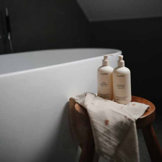 CHAMPU Y GEL PARA BEBE...